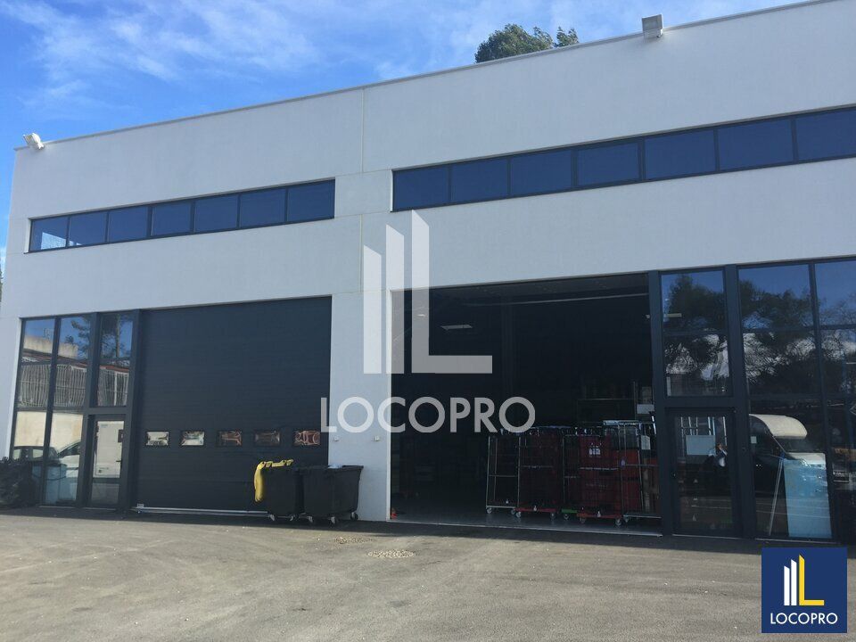 Location local d''activites 400 m² non divisibles