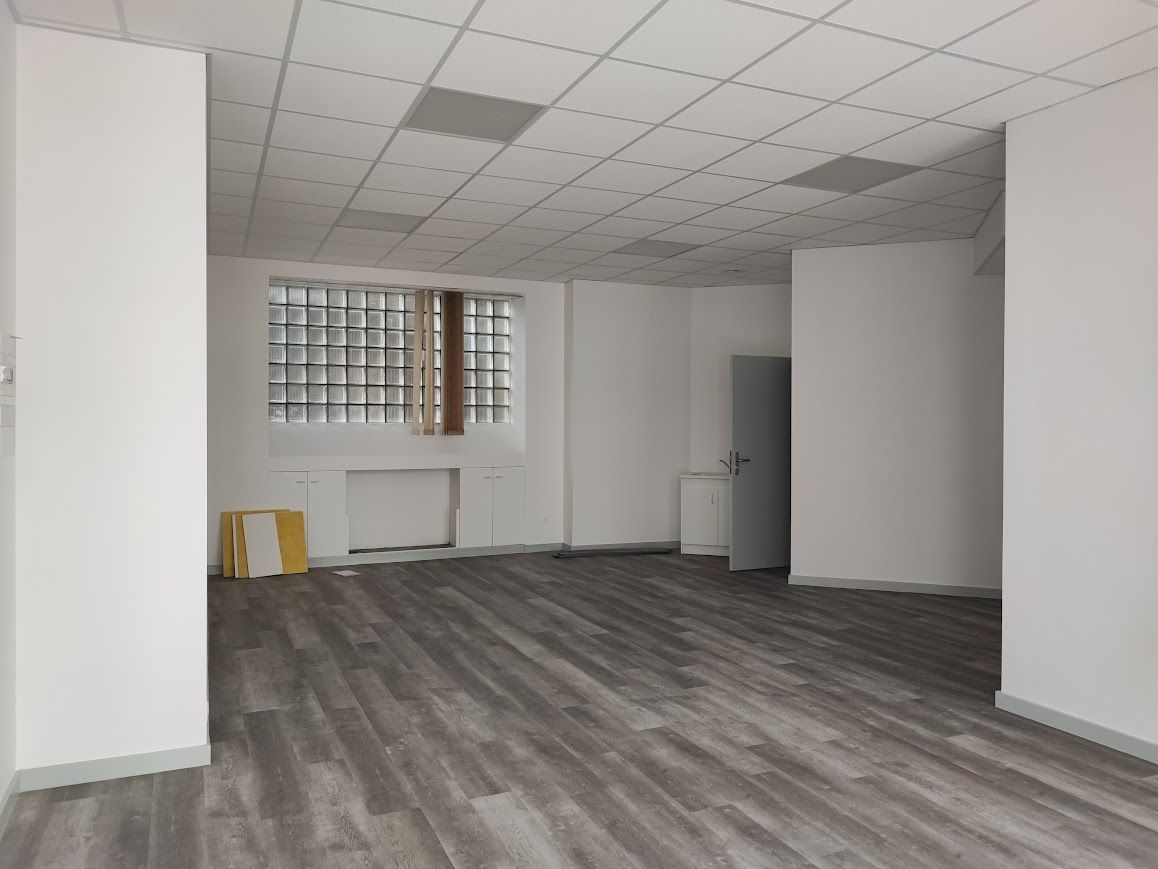 Location local commercial 55.00 m² à LIMOGES