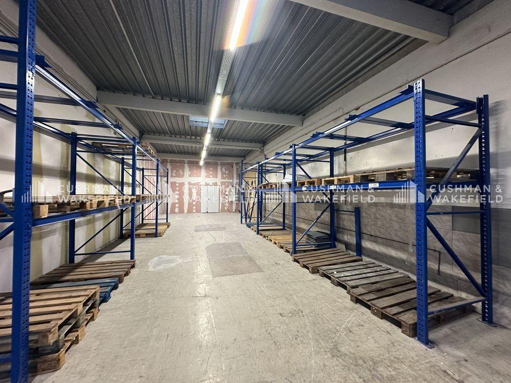 Location activités 242 m² non divisibles