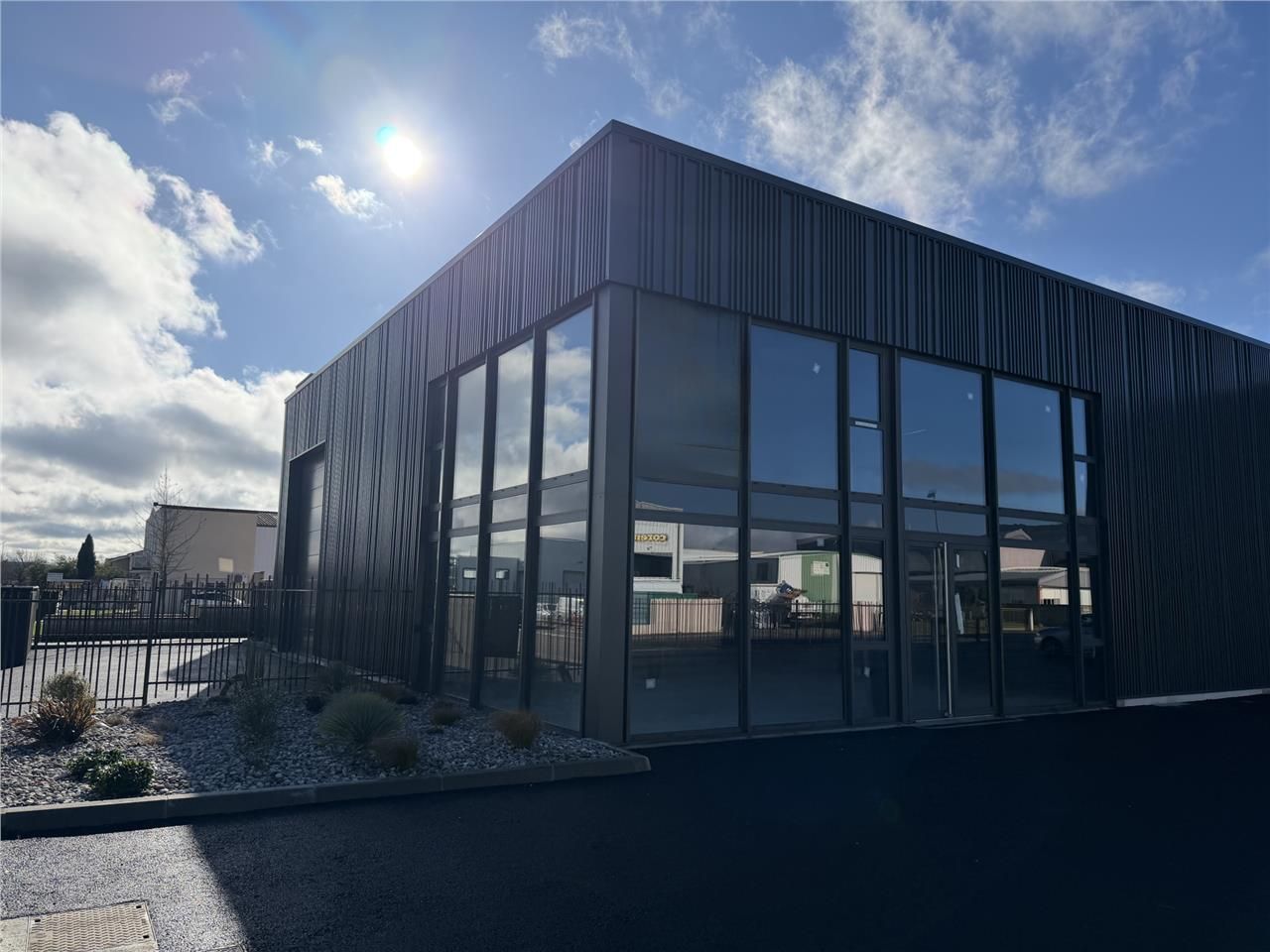 690 m² dispo à Beauzelle