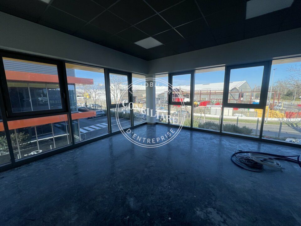 Location entrepot 450 m² non divisibles