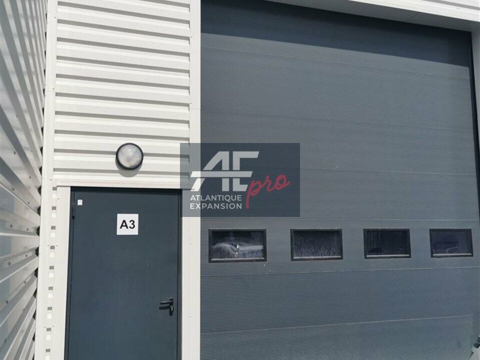 Location local d''activites 124 m² non divisibles