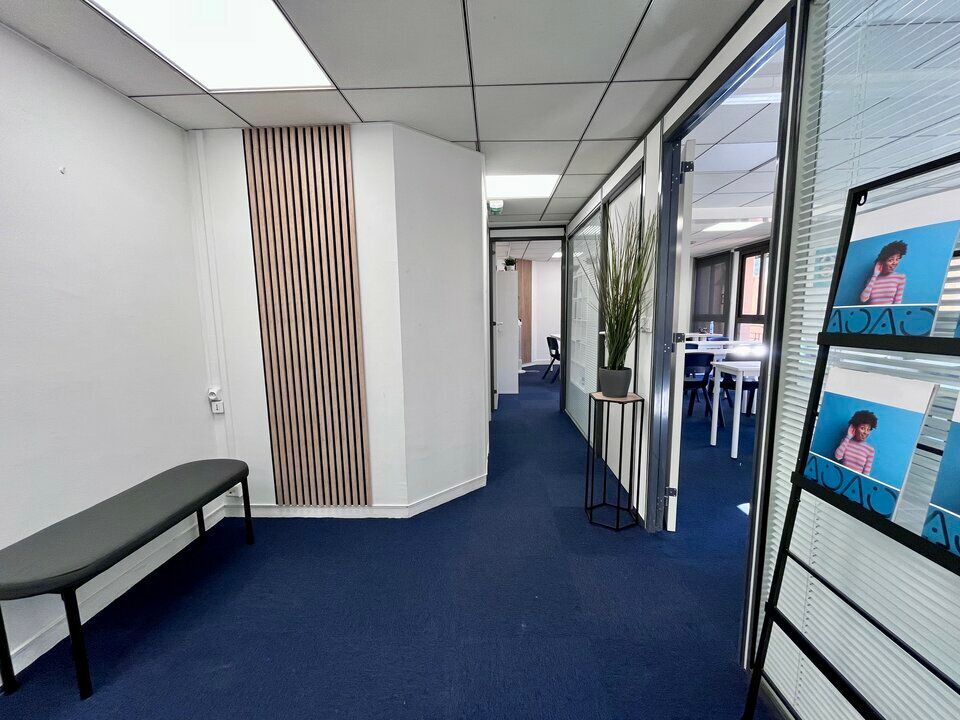 Location bureaux 80 m² non divisibles