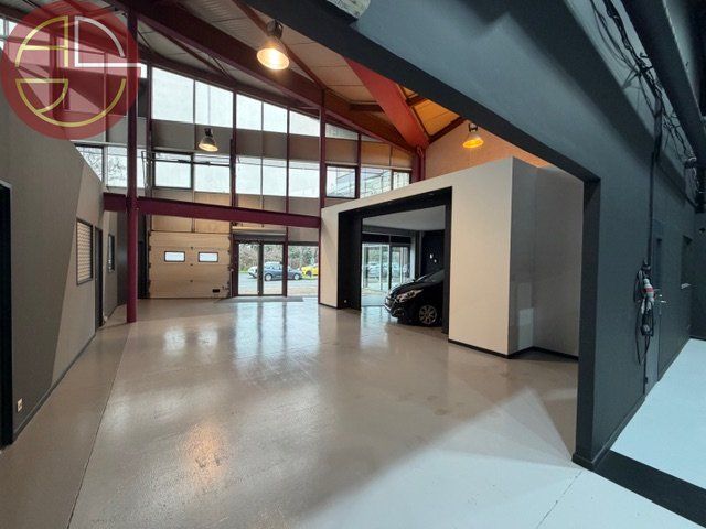 Location local commercial 384 m² à TOULOUSE
