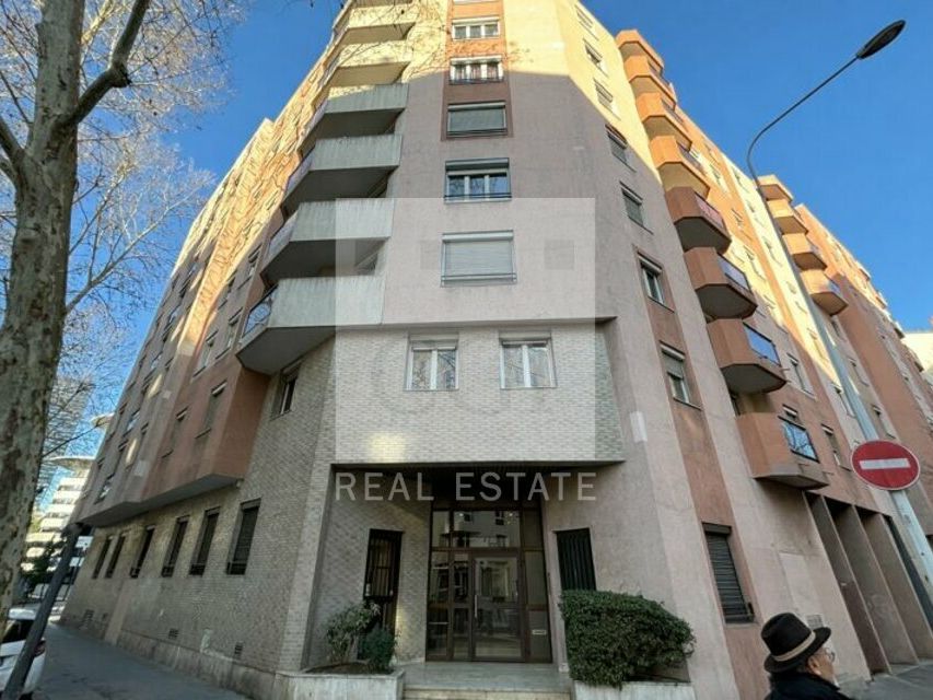 Location bureaux 200 m² non divisibles