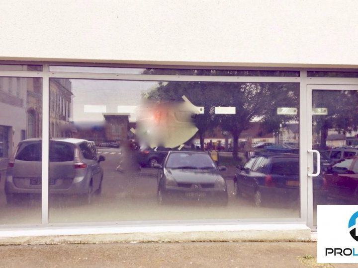 Location local commercial 180 m² non divisibles