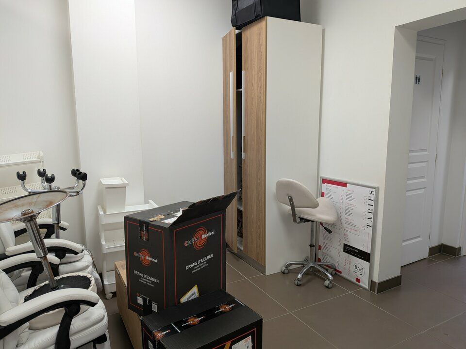 LOCAL COMMERCIAL A VENDRE D'ENVIRON 74,5