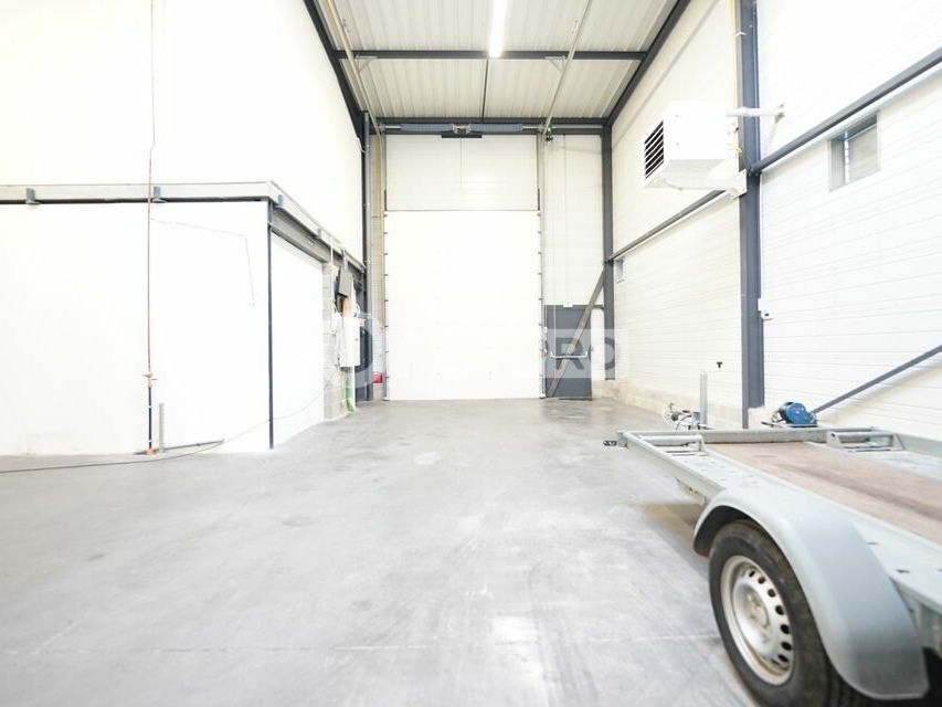 LOCAL D'ACTIVITE A LOUER - 298 m² - SAINT FONS