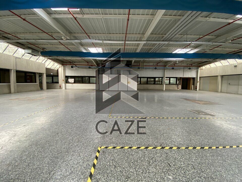 ENTREPÔT A LOUER - PROCHE A63