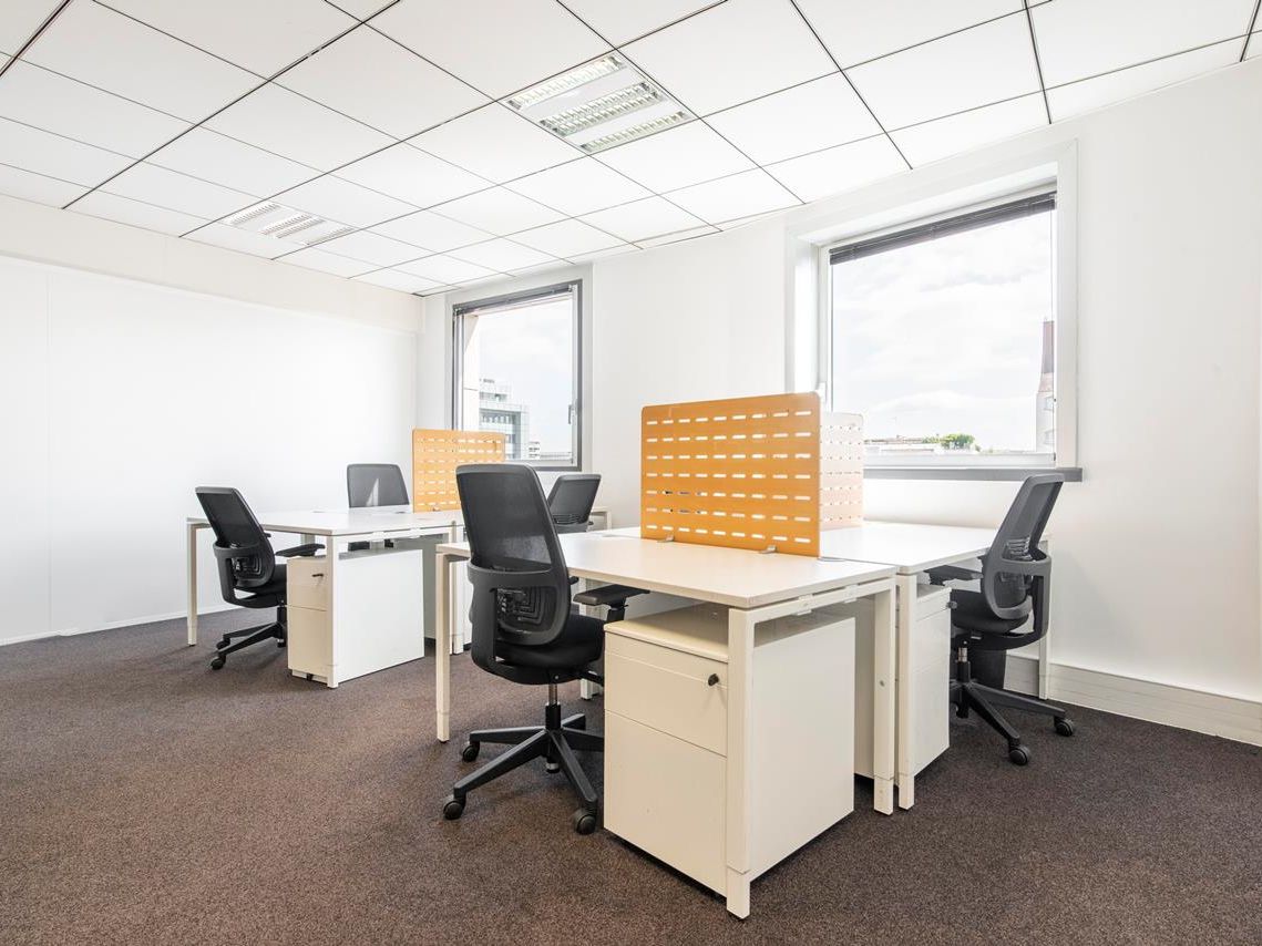 Regus_Anatole France_3248_Levallois Perret_France_CoworkingArea