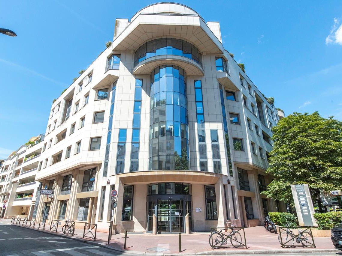 Regus_Anatole France_3248_Levallois Perret_France_Exterior