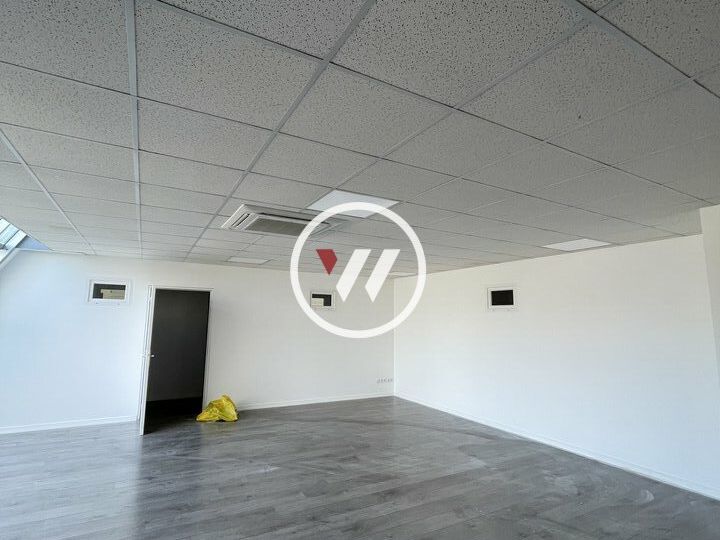 BUREAUX 213m² DIVISIBLE (118m² + 95m²) !