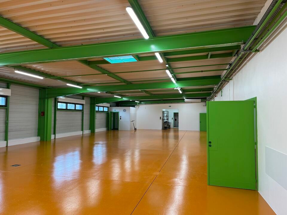 Location local d''activites 1450 m² non divisibles
