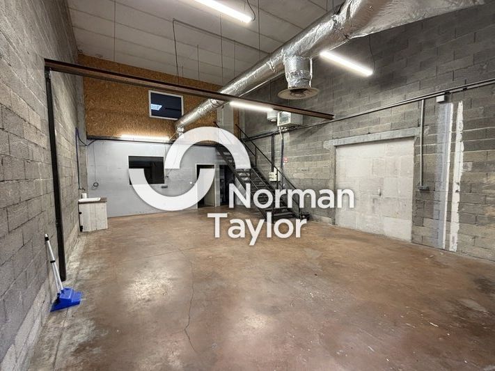 Location local d''activites 152 m² non divisibles