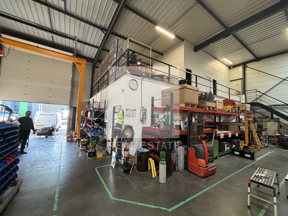 À LOUER – LOCAL D'ACTIVITÉS FONCTIONNEL DE 417 m² – VÉNISSIEUX