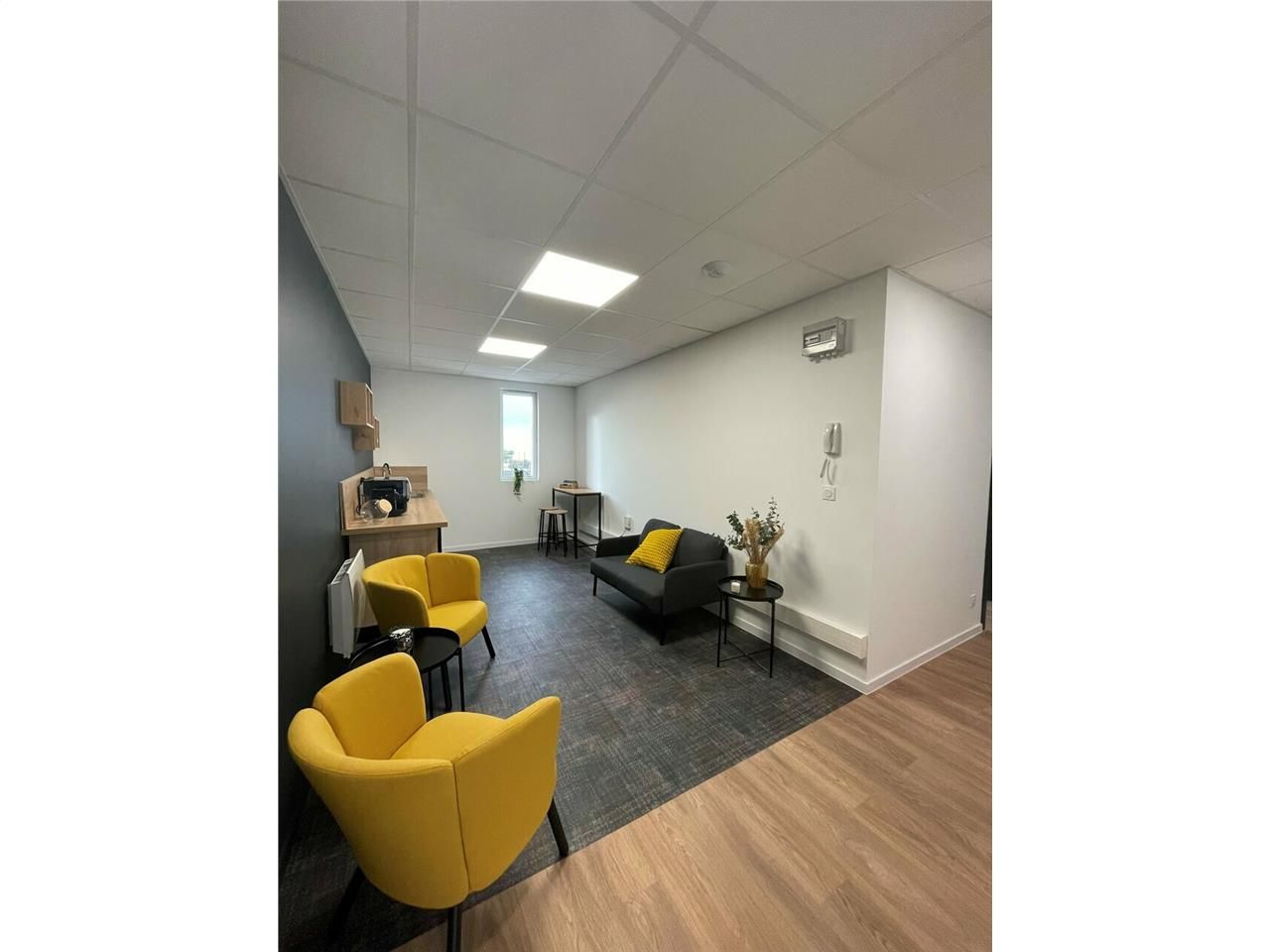 Location bureaux 14 m² non divisibles