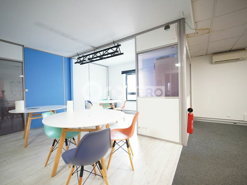 BUREAUX A LOUER - 325 m² - VILLEURBANNE