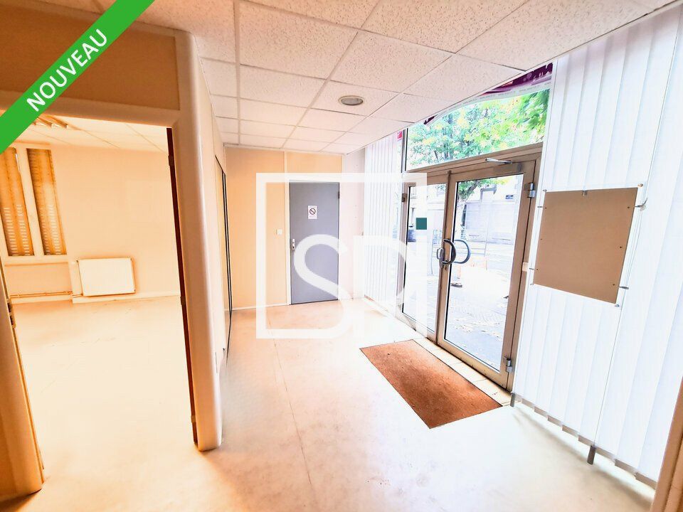 Location local commercial 65 m² non divisibles