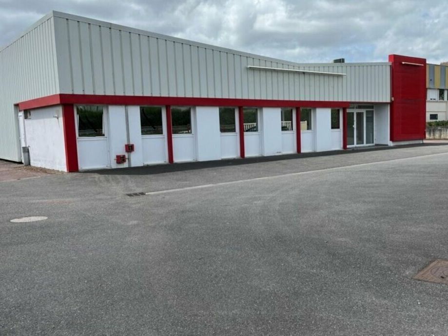 Location local d''activites 500 m² non divisibles