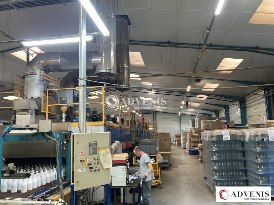 A LOUER LOCAL D'ACTIVITE 3 521 M²