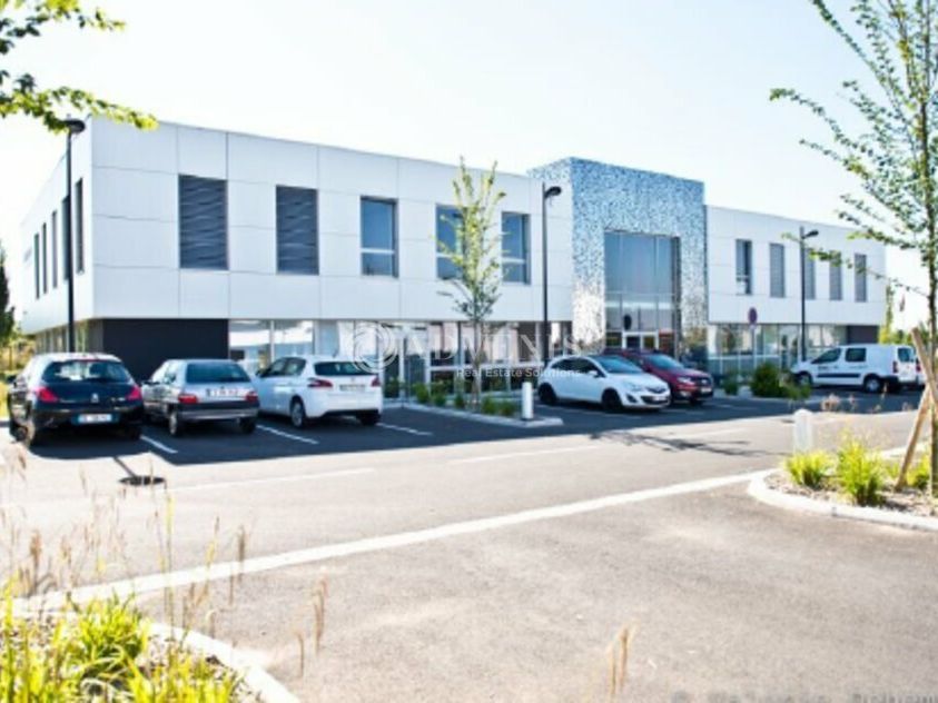 Location bureaux 2312 m² divisibles à partir de 300 m²