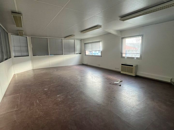 TOULOUSE SUD ZONE THIBAUD - ENTREPOT + BUREAUX VISIBILITÉ COMMERCIALE.