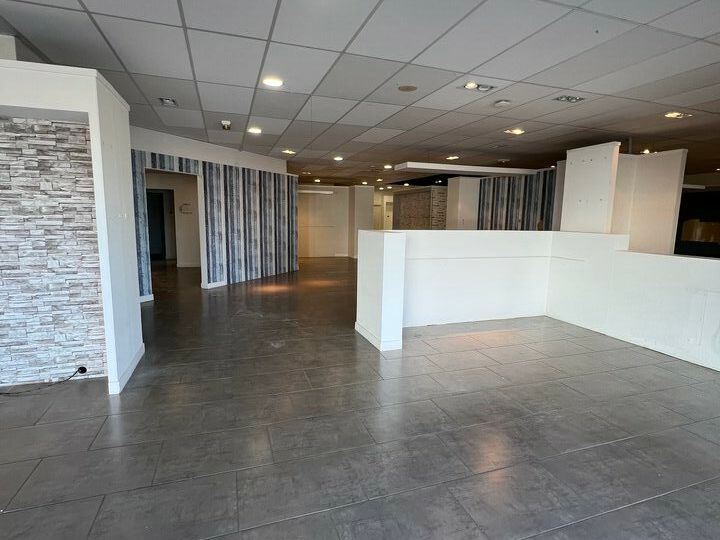 Location local commercial 450 m² non divisibles