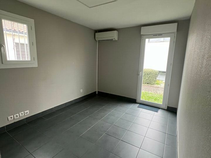 Location local commercial 120 m² non divisibles