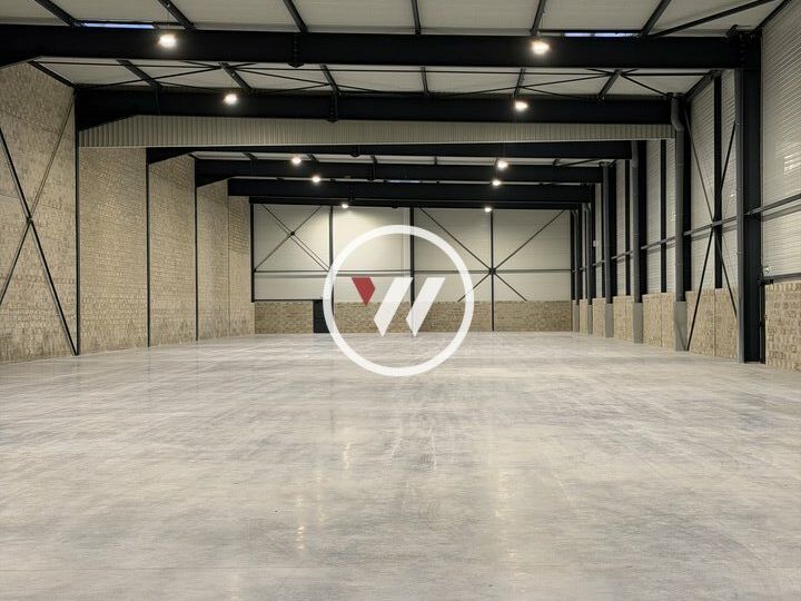 Vente entrepot 2400 m² non divisibles