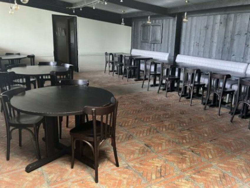 LE HAILLAN LOCAL COMMERCIAL À LOUER