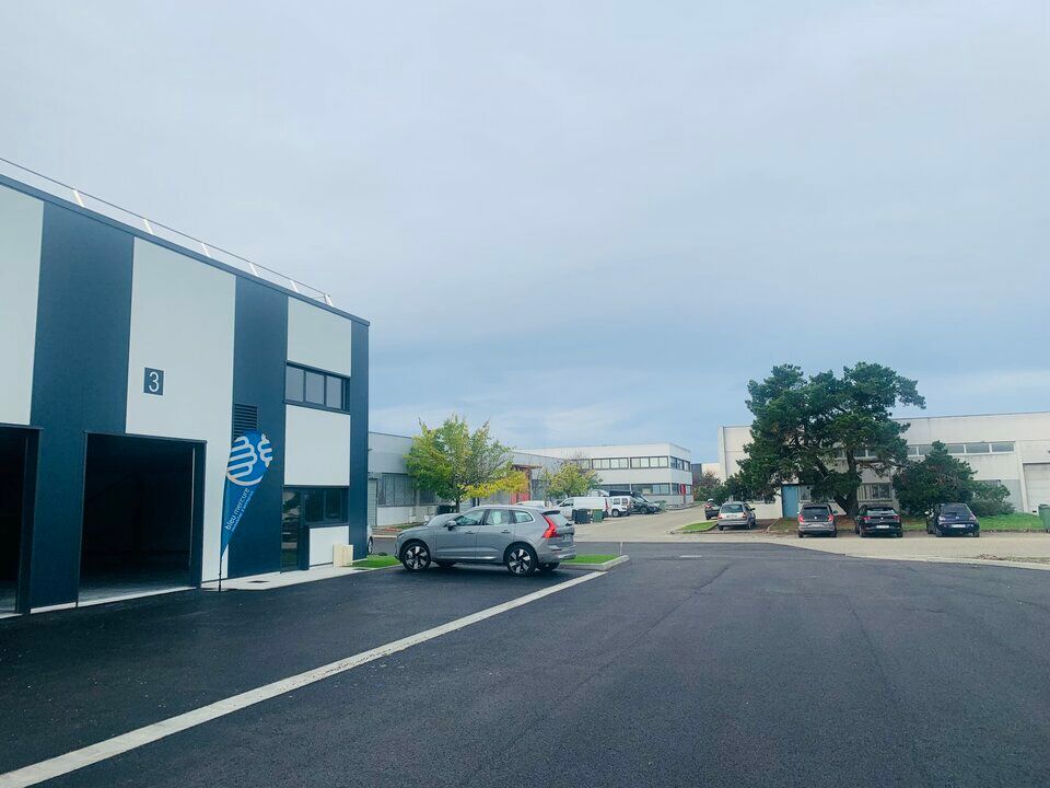 BLANQUEFORT - CELLULES D'ACTIVITE A VENDRE