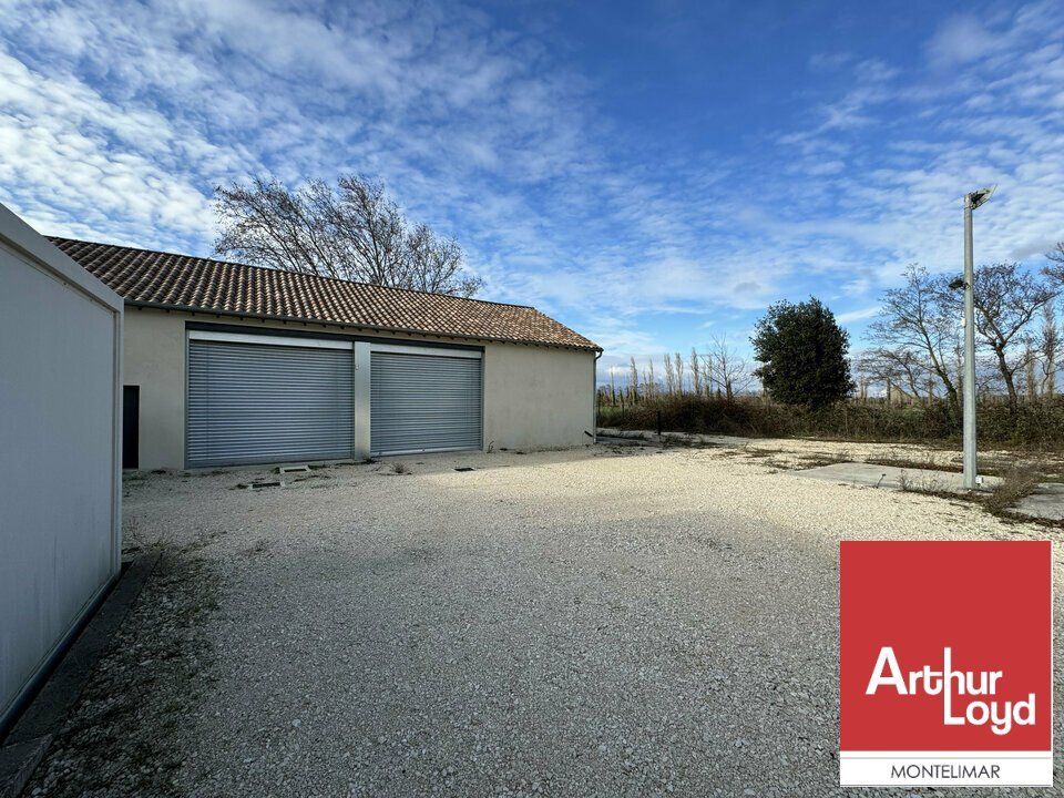 Location local d''activites 310 m² non divisibles