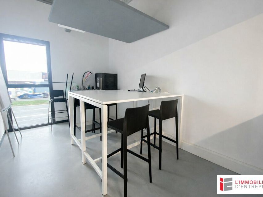 À louer Bureaux 198 m² meublé  Axe La JANAIE - BREQUIGNY