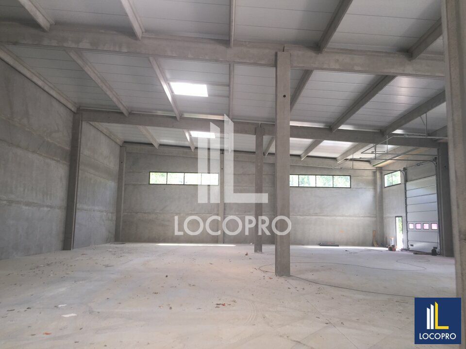 A LOUER - LOCAL D'ACTIVITÉ - 400 M2 - MOUANS SARTOUX