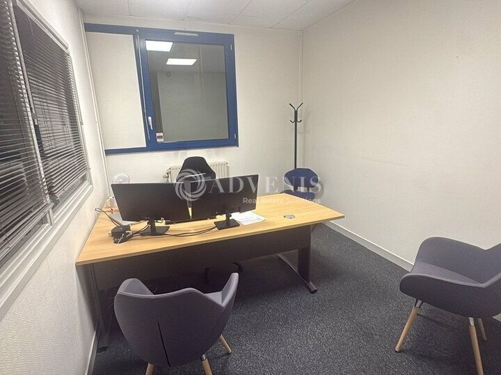 Bureaux d'environ 263 m² à vendre à Tours 