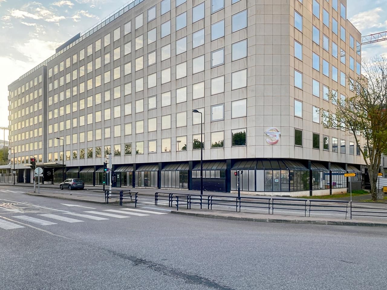 Stop and Work_Saint Quentin_France_Centre 4738_Building Exterior 1