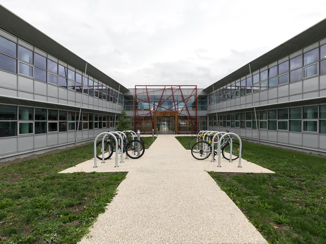 Regus_SaintMartin5172_MontbonnotValley_France_Exterior1