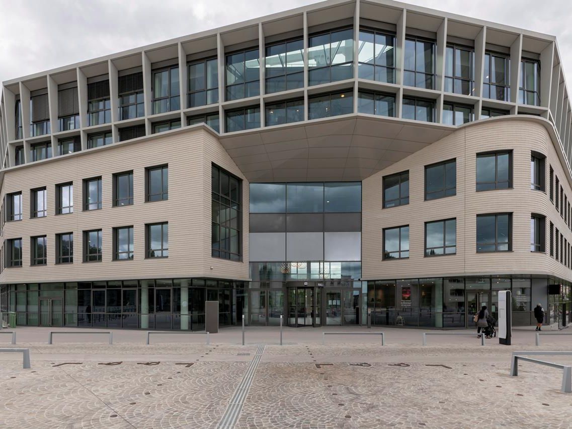 Regus_Stop&Work Versailles 5381_France_Exterior