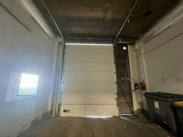 Location entrepôts 493 m² non divisibles