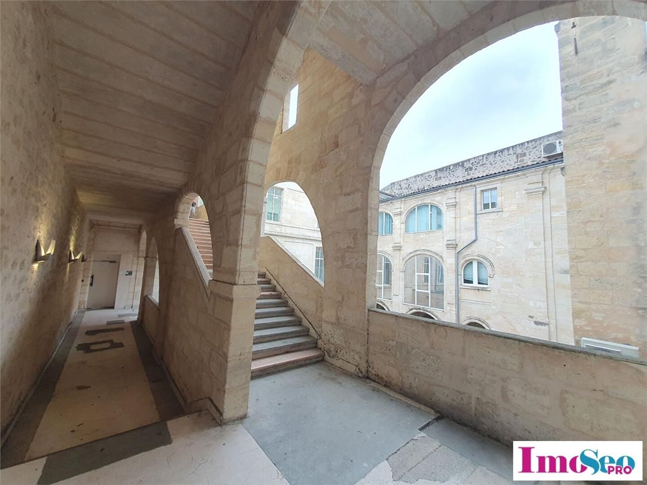 Location bureaux 185 m² non divisibles