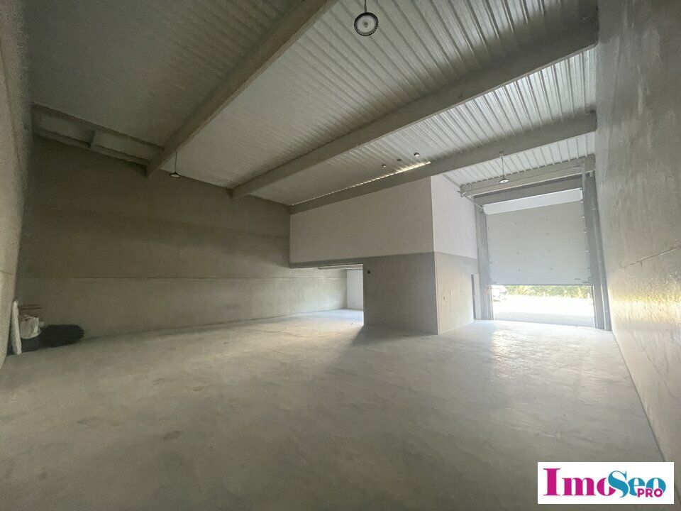 Entrepôt à vendre IZON