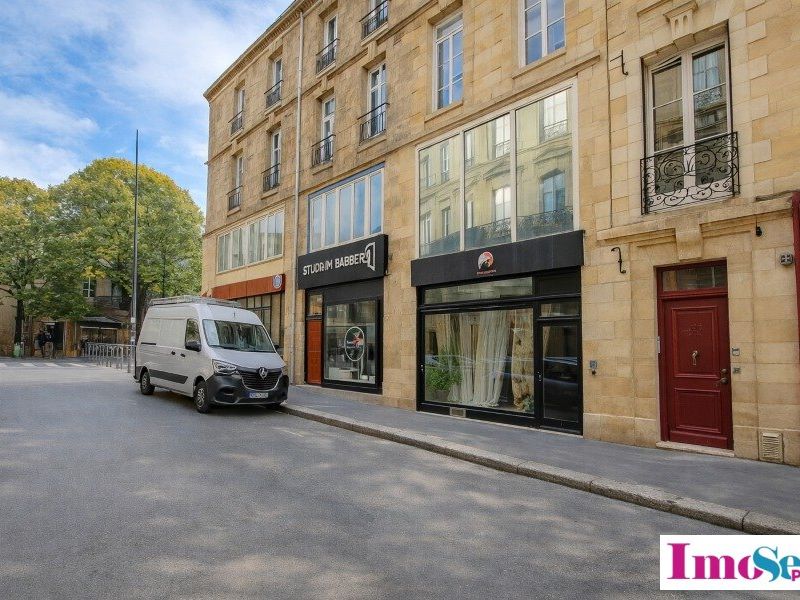 Location local commercial 100 m² non divisibles