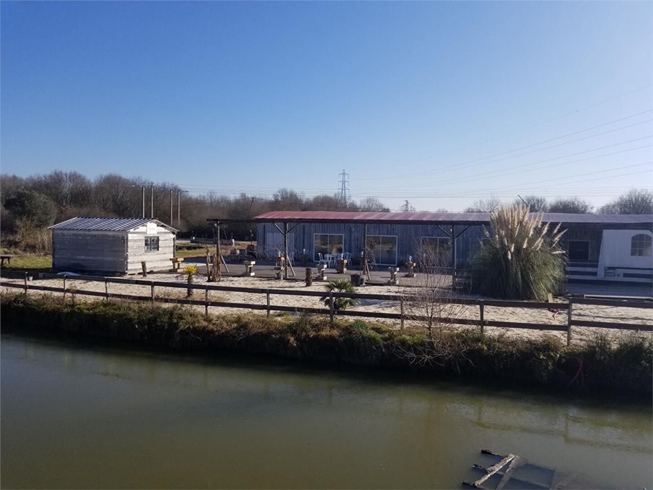 Location entrepot 600 m² non divisibles
