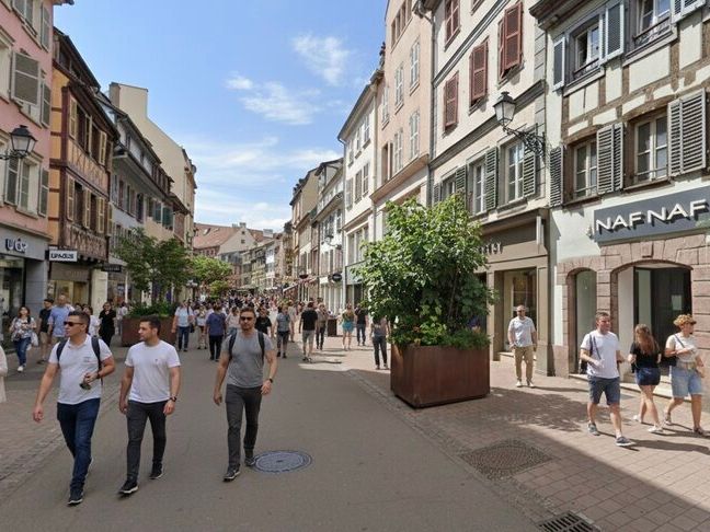 Location local commercial 187 m² non divisibles