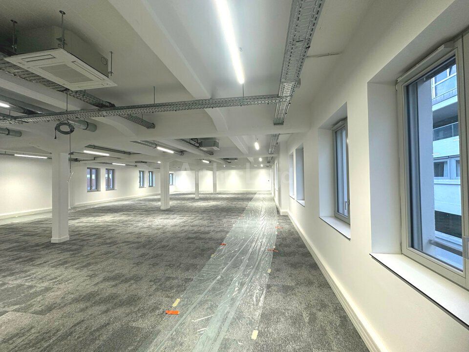 Bureaux à la vente et à la location - Locaux neufs - Terrasse et balcon filant - Classés ERP