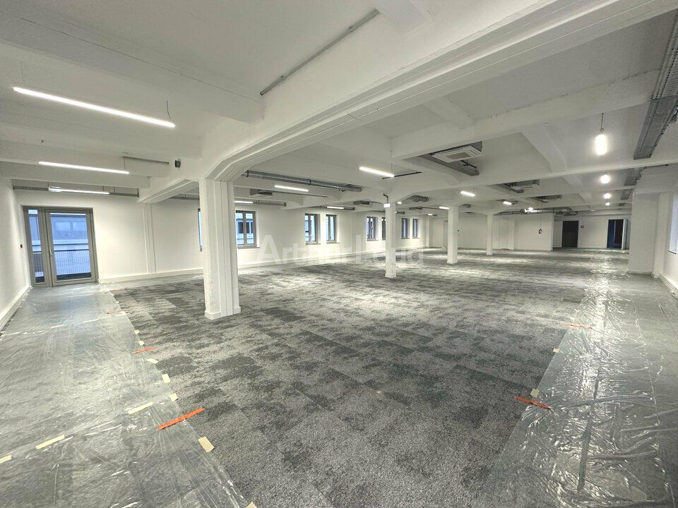 Bureaux à la vente et à la location Quartier Coop à Strasbourg classés ERP - accès extérieur avec terrasse