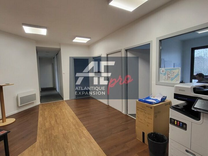 Location bureaux 125.5 m² non divisibles