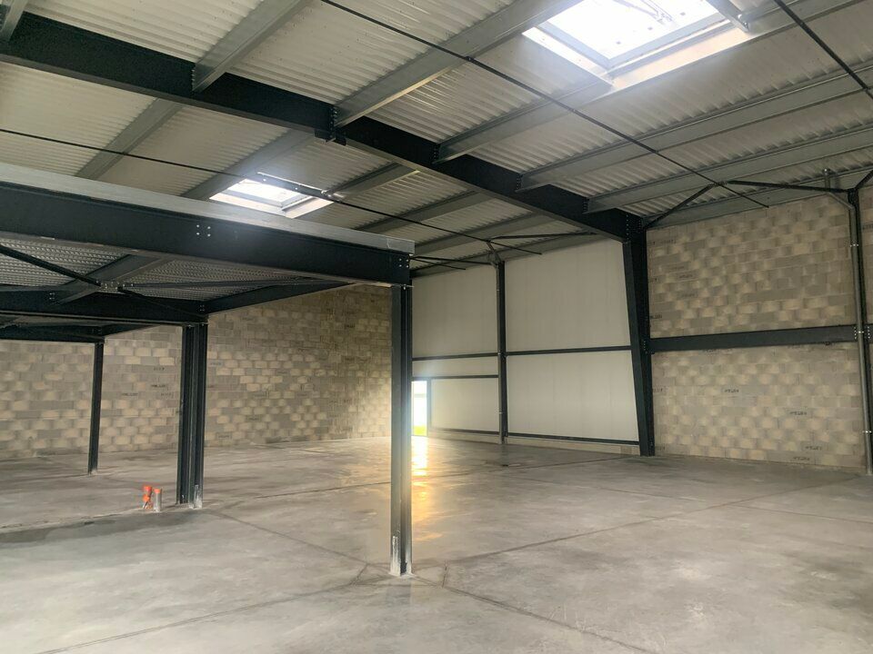 Vente local d''activites 239.5 m² non divisibles