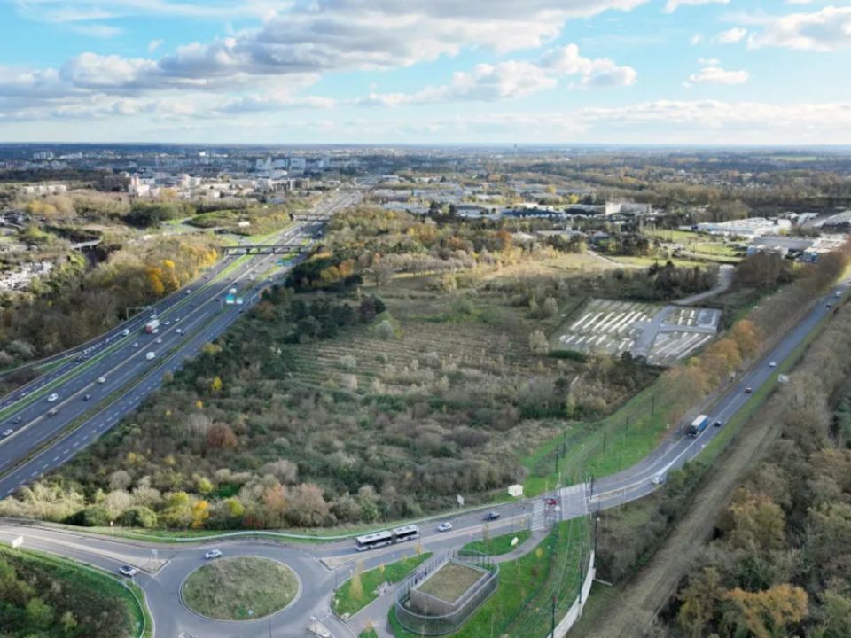 Vente terrain 170000 m² non divisibles