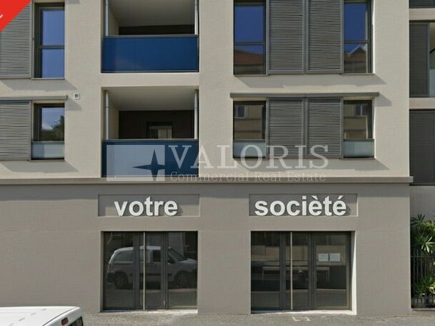 Location local commercial 97 m² non divisibles